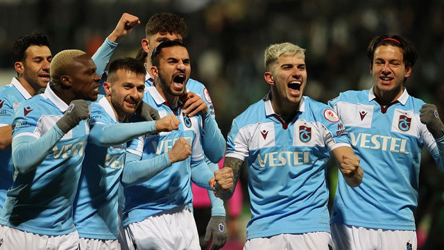 Trabzonspor Ziraat Türkiye Kupası'nda çeyrek finale çıktı Trabzonspor Ziraat Türkiye Kupası'nda çeyrek finale çıktı