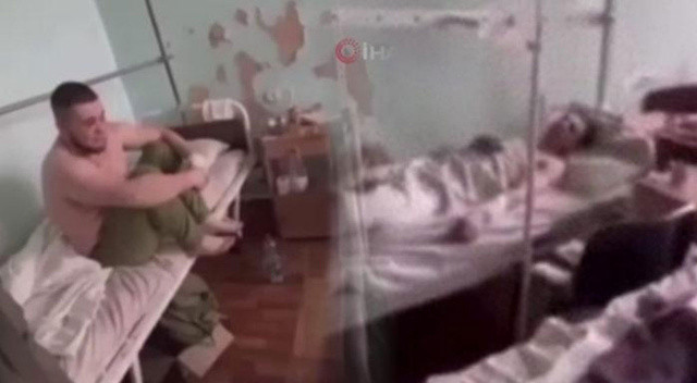 Ukrayna esir Rus askerlerinin görüntülerini paylaştı! Ukrayna esir Rus askerlerinin görüntülerini paylaştı!