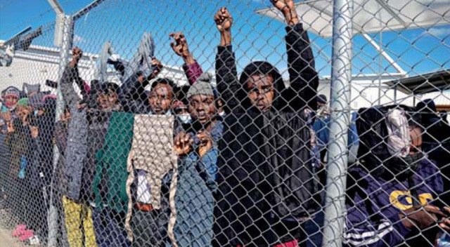 &#039;Sarı saçlı, mavi gözlü&#039;ye kucak açanlar, diğer mültecilere sırt çeviriyor