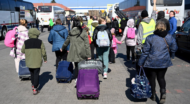 30 bin Ukraynalı mülteci Fransa’ya ulaştı 30 bin Ukraynalı mülteci Fransa’ya ulaştı