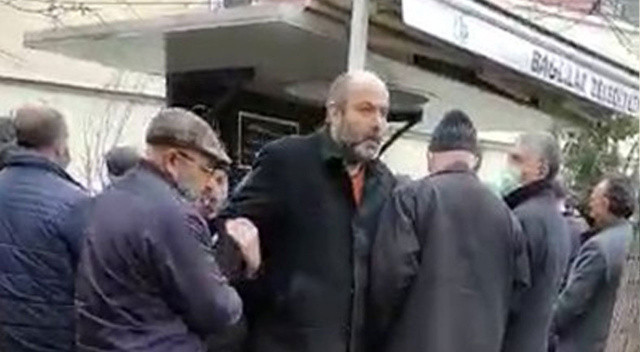 Alacaklısı olduğu akrabasının cenazesine gitti: “Hakkımı helal etmiyorum” deyince camiden çıkartıldı Alacaklısı olduğu akrabasının cenazesine gitti: “Hakkımı helal etmiyorum” deyince camiden çıkartıldı