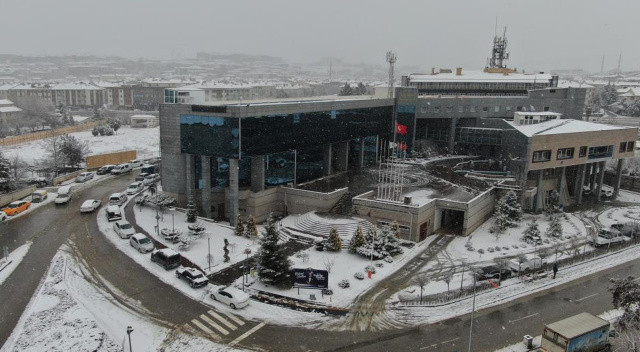 Ankara beyaza büründü Ankara beyaza büründü