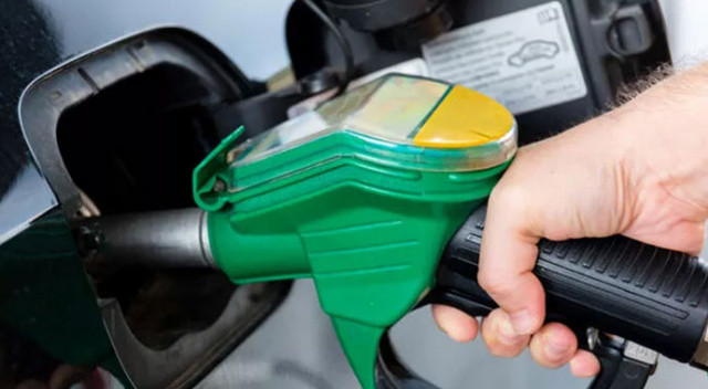 Araç sahipleri dikkat! Motorine bir indirim daha geliyor: Bu geceden itibaren geçerli olacak Araç sahipleri dikkat! Motorine bir indirim daha geliyor: Bu geceden itibaren geçerli olacak