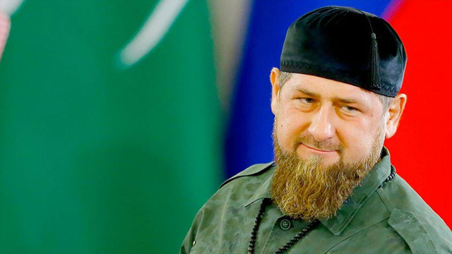 Çeçen lider dünya basınında: Ukrayna’ya gidip savaşçılarıyla poz verdi Çeçen lider dünya basınında: Ukrayna’ya gidip savaşçılarıyla poz verdi