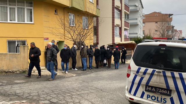 Feci olay! Babasına kurşun yağdırıp, cesedinin başında bekledi Feci olay! Babasına kurşun yağdırıp, cesedinin başında bekledi