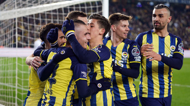 Fenerbahçe, Konyaspor'u evinde mağlup etti Fenerbahçe, Konyaspor'u evinde mağlup etti