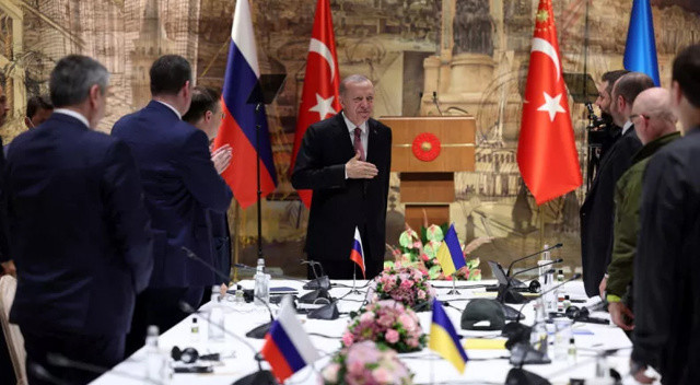 Fransa'dan arabuluculuk itirafı: Türkiye yerimizi aldı Fransa'dan arabuluculuk itirafı: Türkiye yerimizi aldı