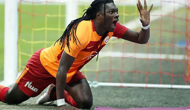 Gomis az ama öz oynuyor Gomis az ama öz oynuyor