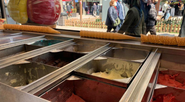 Güneş yüzünü gösterdi, dondurma satışları başladı Güneş yüzünü gösterdi, dondurma satışları başladı