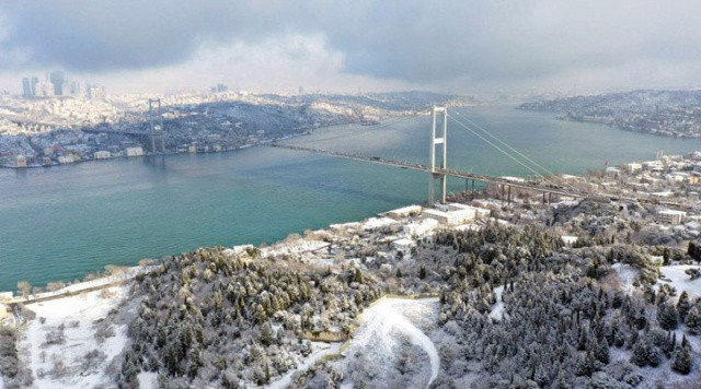 İstanbul Boğazı çift yönlü olarak geçişlere kapatıldı İstanbul Boğazı çift yönlü olarak geçişlere kapatıldı