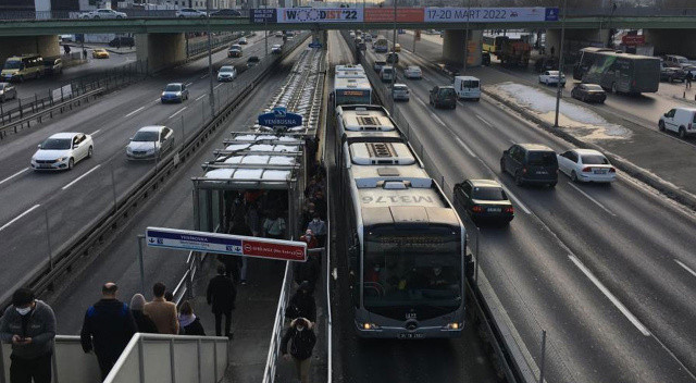 Kar tatili dönüşü toplu taşımada yoğunluk Kar tatili dönüşü toplu taşımada yoğunluk
