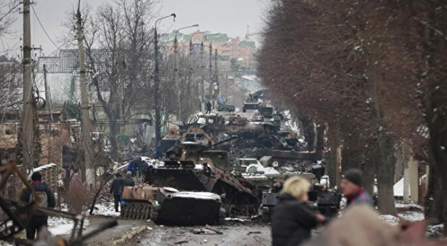 Köprüler yıkıldı yollar ateşe verildi: Rus ilerleyişine barikat önlemi