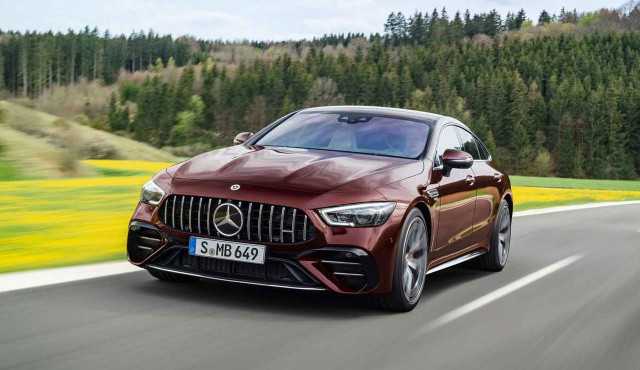 Mercedes iki yeni model ile pazarda güçleniyor