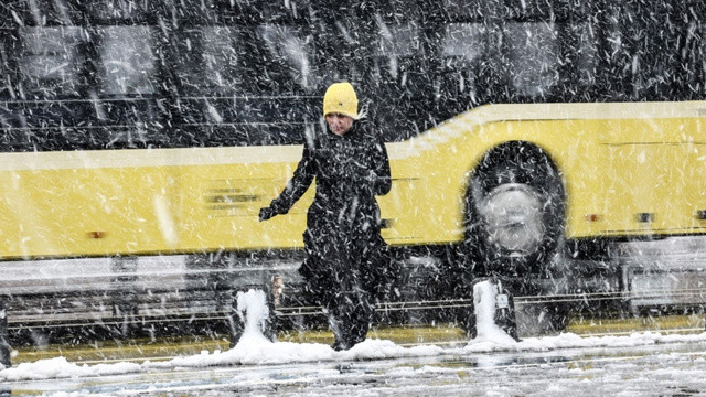 Meteoroloji'den 1 bölge 3 ile kuvvetli kar ve fırtına uyarısı Meteoroloji'den 1 bölge 3 ile kuvvetli kar ve fırtına uyarısı