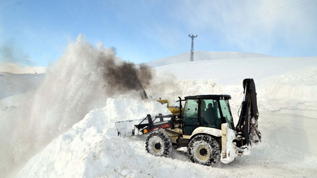 Meteoroloji'den iki bölgeye çığ uyarısı Meteoroloji'den iki bölgeye çığ uyarısı