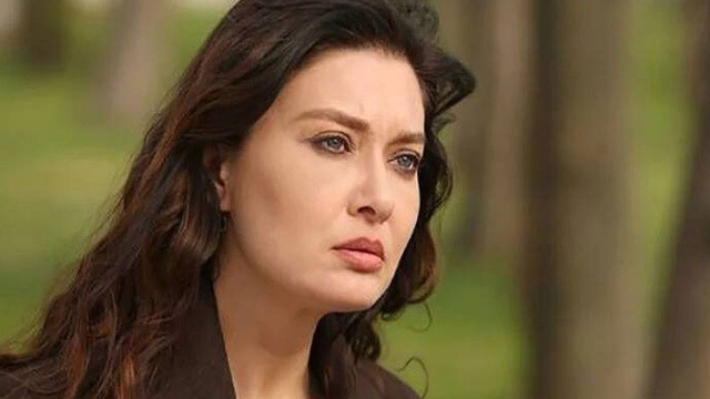 Nurgül Yeşilçay'dan çorba isyanı: Bir kaseye 132 lira verdi Nurgül Yeşilçay'dan çorba isyanı: Bir kaseye 132 lira verdi