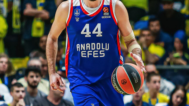 Anadolu Efes, EuroLeague'de normal sezonu yenilgiyle bitirdi Anadolu Efes, EuroLeague'de normal sezonu yenilgiyle bitirdi