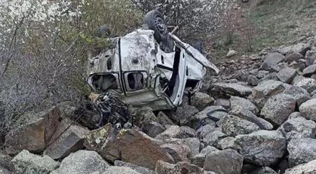 Ankara'da feci kaza: 2 ölü, 2 ağır yaralı Ankara'da feci kaza: 2 ölü, 2 ağır yaralı