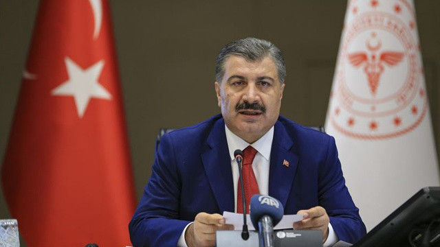 Bakan Koca'dan sert çıkış: Hastalık derecesinde takıntılı olanlara şifa diliyoruz Bakan Koca'dan sert çıkış: Hastalık derecesinde takıntılı olanlara şifa diliyoruz