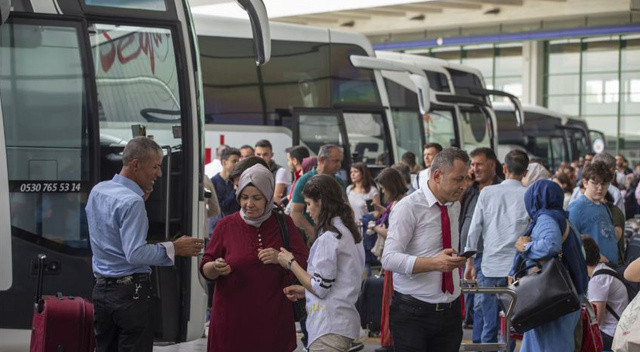 Bayram yoğunluğu yarın zirve yapacak Bayram yoğunluğu yarın zirve yapacak