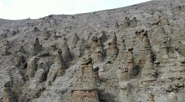 Çankırı’nın peribacaları ziyaretçilerini bekliyor Çankırı’nın peribacaları ziyaretçilerini bekliyor