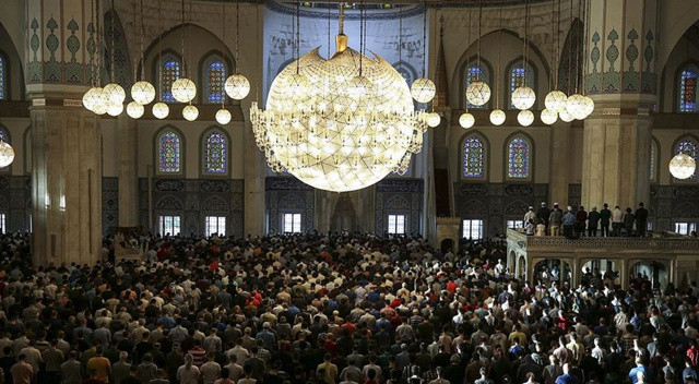 Diyanet illere göre bayram namazı vakitlerini açıkladı