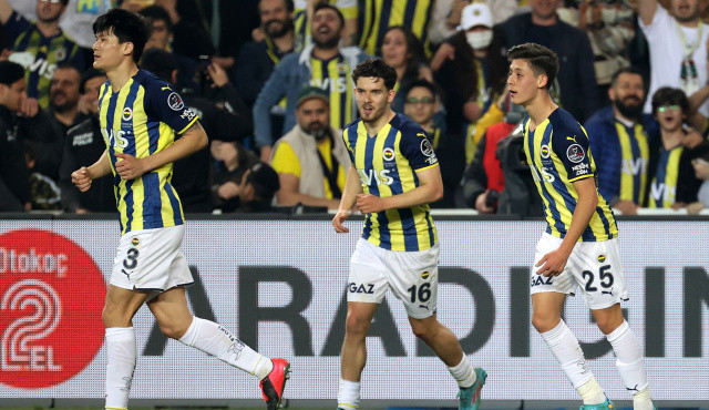 Fenerbahçe'ye yan bakılmıyor Fenerbahçe'ye yan bakılmıyor