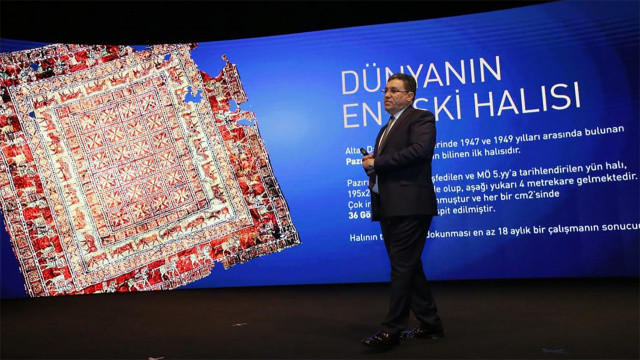 Gümüşsuyu halı ‘Kalplere 70’iz’ Gümüşsuyu halı ‘Kalplere 70’iz’