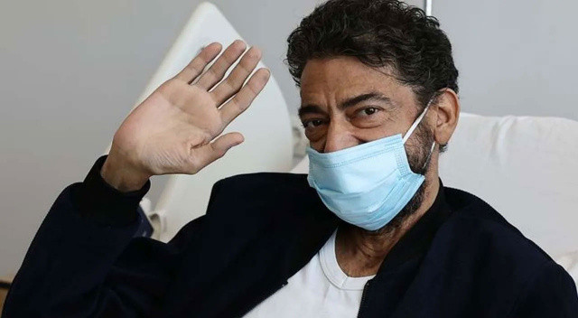 Hakan Taşıyan hastalık sürecini anlattı: Hastanede 1,5 yıl kaldım… Günde 36 tane ilaç içiyorum Hakan Taşıyan hastalık sürecini anlattı: Hastanede 1,5 yıl kaldım… Günde 36 tane ilaç içiyorum