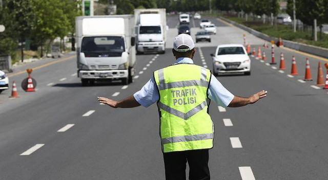 İstanbullular dikkat: 1 Mayıs'ta bazı yollar trafiğe kapatılacak İstanbullular dikkat: 1 Mayıs'ta bazı yollar trafiğe kapatılacak