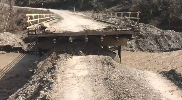 Kastamonu ile Sinop'u birbirine bağlayan 4 köprü yıkıldı Kastamonu ile Sinop'u birbirine bağlayan 4 köprü yıkıldı