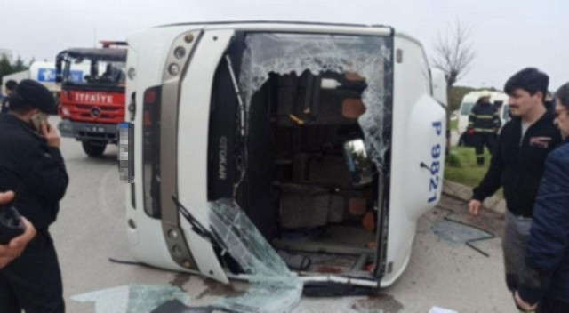 Kocaeli'de tır ve servis aracı çarpıştı! Çok sayıda yaralı var Kocaeli'de tır ve servis aracı çarpıştı! Çok sayıda yaralı var