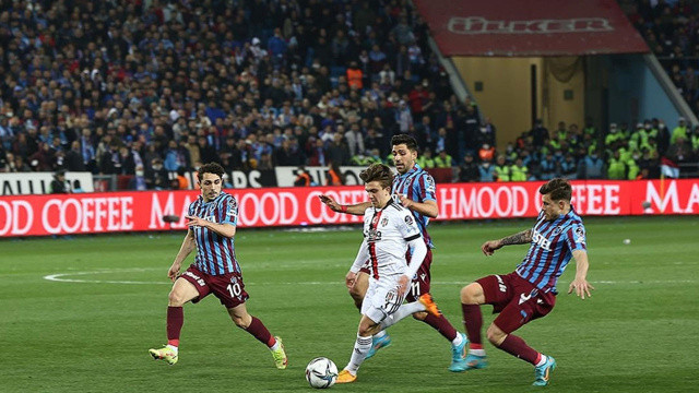 Nefesleri kesen maçta kazanan yok: Lider Trabzon kendi evinde puan kaybetti