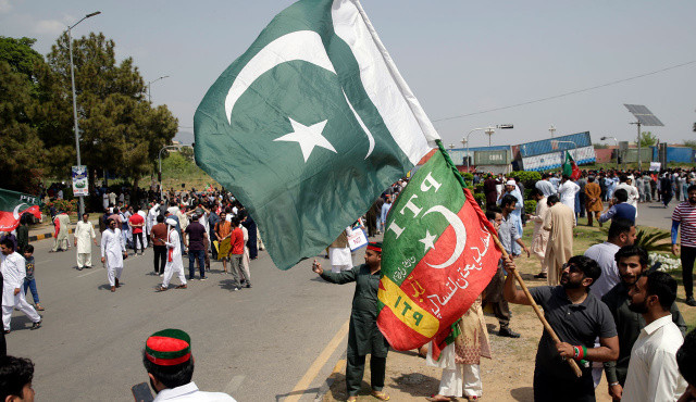 Pakistan'da İmran Han da 75 yıllık zinciri kıramadı Pakistan'da İmran Han da 75 yıllık zinciri kıramadı