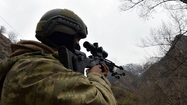 PKK’da çözülme devam ediyor: Bir terörist daha teslim oldu PKK’da çözülme devam ediyor: Bir terörist daha teslim oldu