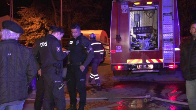Sahur vakti yangın çıktı! Yaşlı kadın hastanelik oldu Sahur vakti yangın çıktı! Yaşlı kadın hastanelik oldu