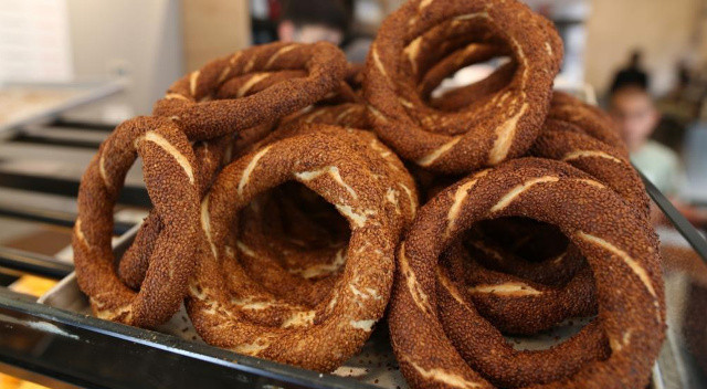Simit 4 lira oldu! Fiyatı ekmeği de geçti Simit 4 lira oldu! Fiyatı ekmeği de geçti