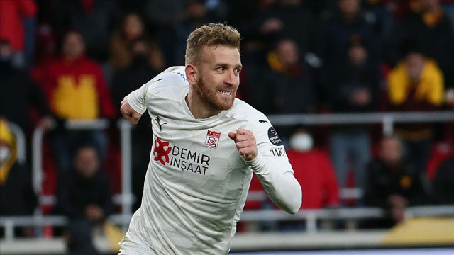 Sivasspor, Pedro Henrique'nin Internacional'e transfer olduğunu açıkladı Sivasspor, Pedro Henrique'nin Internacional'e transfer olduğunu açıkladı