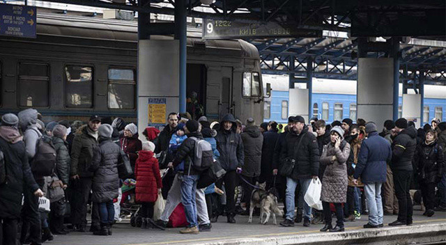 Ukrayna&#039;da 5 tren istasyonuna saldırı: Ölü ve yaralılar var