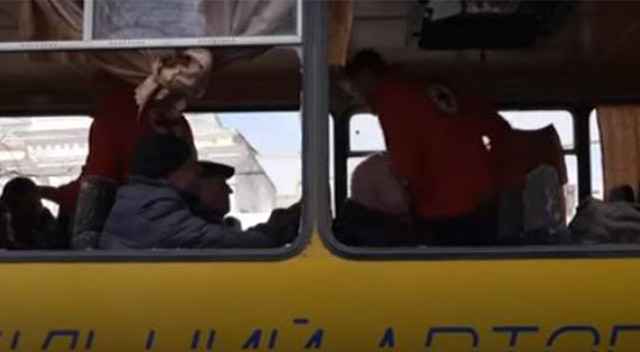 Ukrayna'da tahliye otobüsüne saldırı! Ölü ve yaralılar var Ukrayna'da tahliye otobüsüne saldırı! Ölü ve yaralılar var
