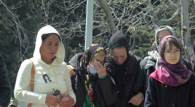 Yeşim Salkım’ın acı günü: Teyzesine gözyaşları içinde veda etti Yeşim Salkım’ın acı günü: Teyzesine gözyaşları içinde veda etti