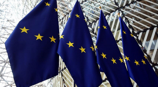 AB'den 1 milyar euroluk destek sözü: Önceliğimiz Türkiye'deki Suriyeliler AB'den 1 milyar euroluk destek sözü: Önceliğimiz Türkiye'deki Suriyeliler