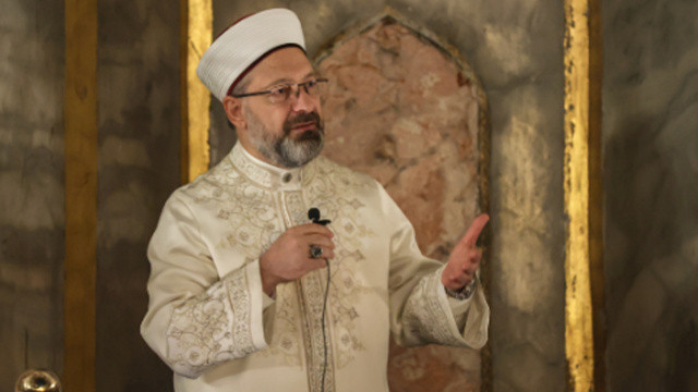 Ali Erbaş millet bahçesinde Fetih duası yaptı: On binlerce kişi aynı anda 'amin' dedi Ali Erbaş millet bahçesinde Fetih duası yaptı: On binlerce kişi aynı anda 'amin' dedi