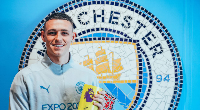 Phil Foden üst üste 2. kez "yılın en iyi genç oyuncusu" seçildi Phil Foden üst üste 2. kez "yılın en iyi genç oyuncusu" seçildi
