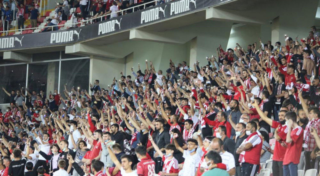 Sivasspor - Aytemiz Alanyaspor maçı kapalı gişe... Tribünler bu sezon ilk kez tam dolacak Sivasspor - Aytemiz Alanyaspor maçı kapalı gişe... Tribünler bu sezon ilk kez tam dolacak