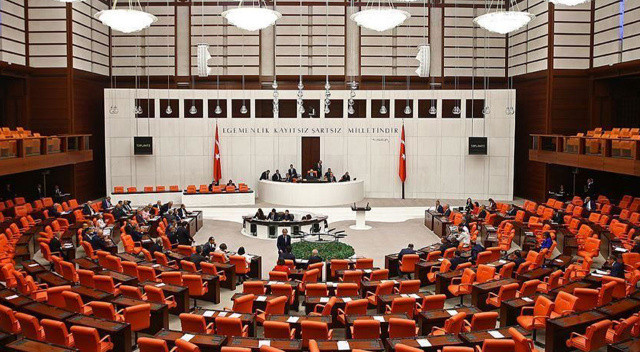 Ek gösterge ve öğrenci affı komisyonda kabul edildi Ek gösterge ve öğrenci affı komisyonda kabul edildi