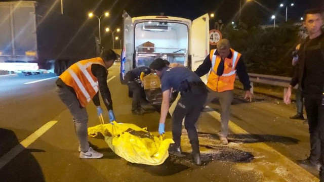 Feci kaza: Yolun karşısına geçerken tır çarptı