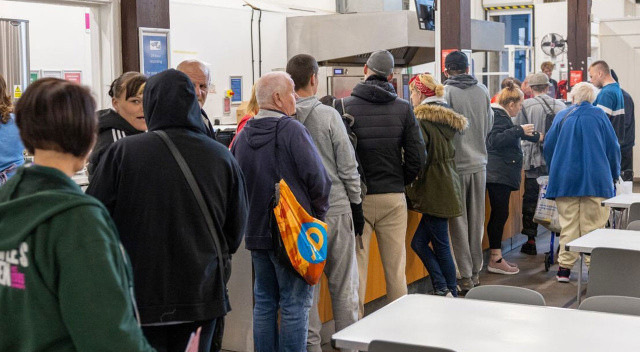 İngiltere gıda kriziyle boğuşuyor! Gıda bankalarındaki kuyruklar doldu taştı