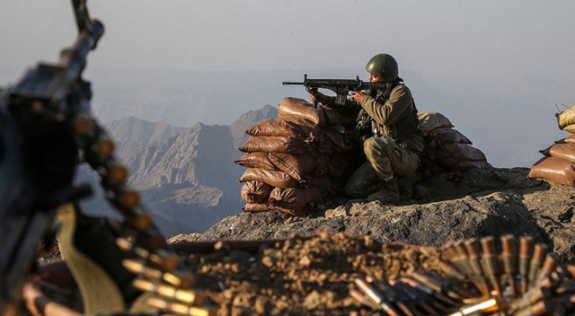 Irak'ın kuzeyinde PKK'ya 'pençe' : 6 terörist etkisiz hale getirildi Irak'ın kuzeyinde PKK'ya 'pençe' : 6 terörist etkisiz hale getirildi