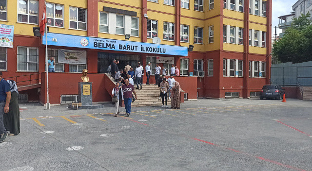 İstanbul'un 9 mahallesi muhtarını seçiyor İstanbul'un 9 mahallesi muhtarını seçiyor